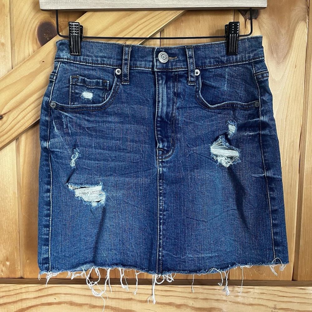 Aeropostale High Rise Mini Denim Skirt Women's Size 2 Frayed‎ Hem 5 Pockets